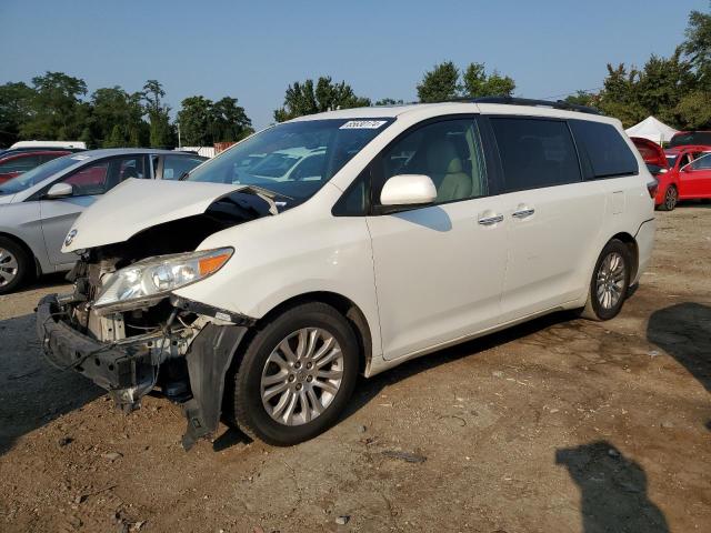 TOYOTA SIENNA XLE 2015 with VIN 5TDYK3DCXFS632318 - Photo from auction