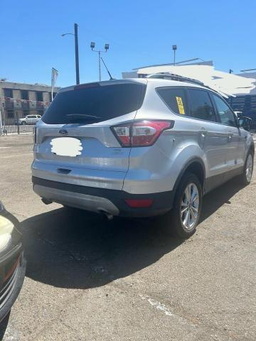 Photo 4 from auction – 2018 FORD ESCAPE SE with VIN 1FMCU0GD8JUB15588