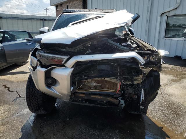 Photo 5 from auction – 2020 TOYOTA 4RUNNER SR with VIN JTEBU5JR7L5836804