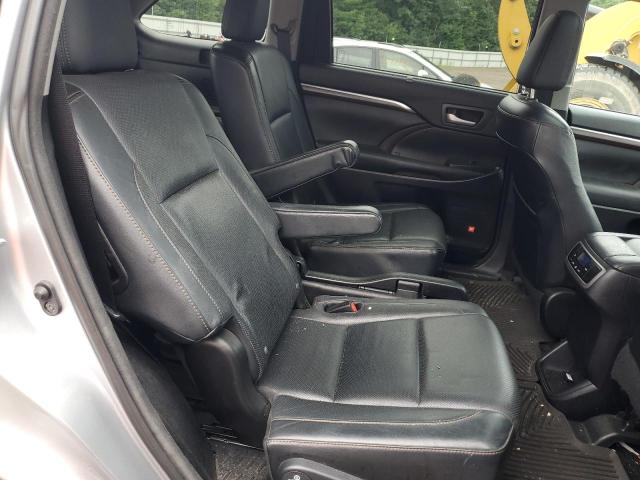 Photo 11 from auction – 2016 TOYOTA HIGHLANDER with VIN 5TDDKRFH6GS273433