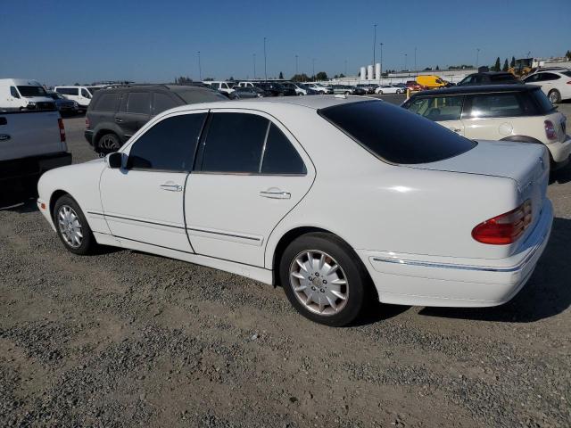 Photo 2 from auction – 2000 MERCEDES-BENZ E 320 with VIN WDBJF65J2YB008686