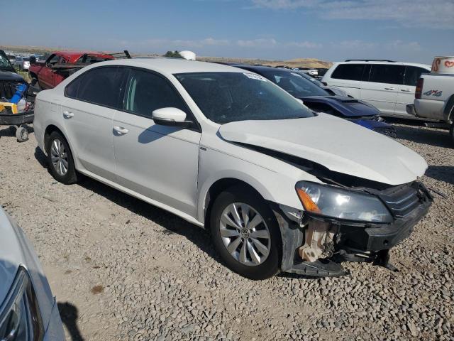 Photo 4 from auction – 2015 VOLKSWAGEN PASSAT S with VIN 1VWAS7A36FC013064