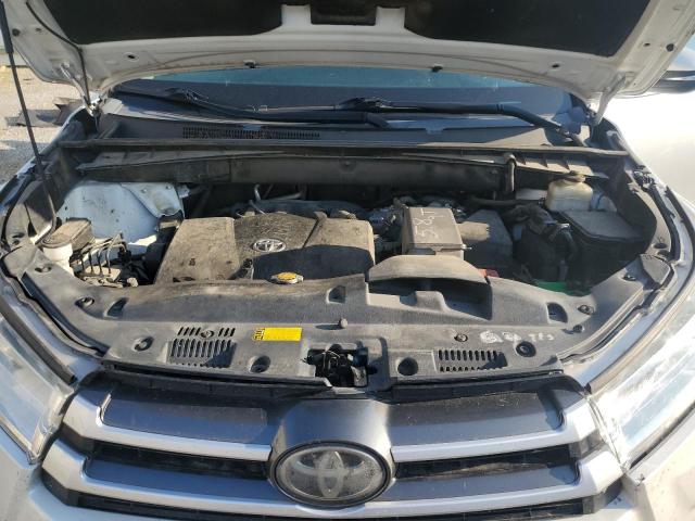 Photo 11 from auction – 2017 TOYOTA HIGHLANDER with VIN 5TDZZRFH5HS202534