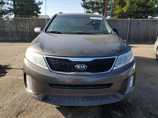 Photo 5 from auction – 2015 KIA SORENTO EX with VIN 5XYKUDA70FG557610