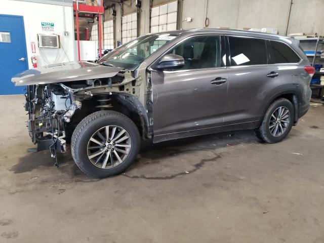TOYOTA HIGHLANDER 2017 with VIN 5TDJZRFH9HS418660 - Photo from auction