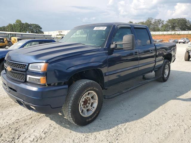 CHEVROLET SILVERADO 2002 with VIN 1GCHC23112F202873 - Photo from auction