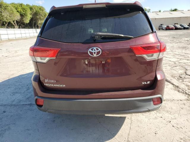 Photo 6 from auction – 2018 TOYOTA HIGHLANDER with VIN 5TDKZRFH5JS279542