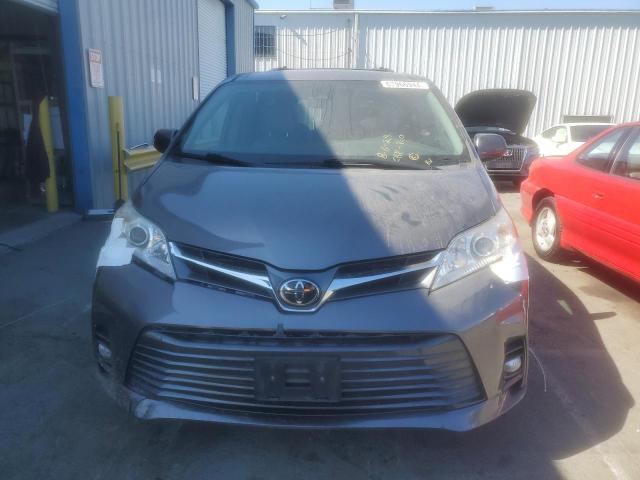 Photo 5 from auction – 2018 TOYOTA SIENNA XLE with VIN 5TDYZ3DC4JS911347
