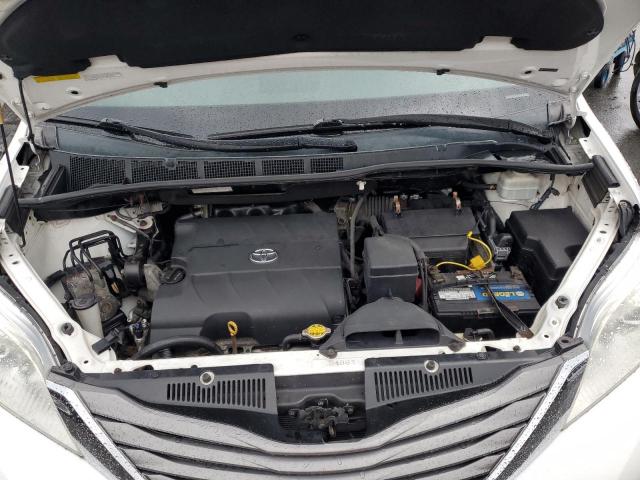 Photo 11 from auction – 2011 TOYOTA SIENNA XLE with VIN 5TDDK3DC5BS029057
