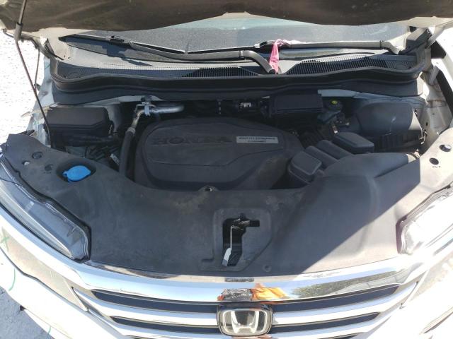 Photo 12 from auction – 2018 HONDA PILOT TOUR with VIN 5FNYF5H93JB008906