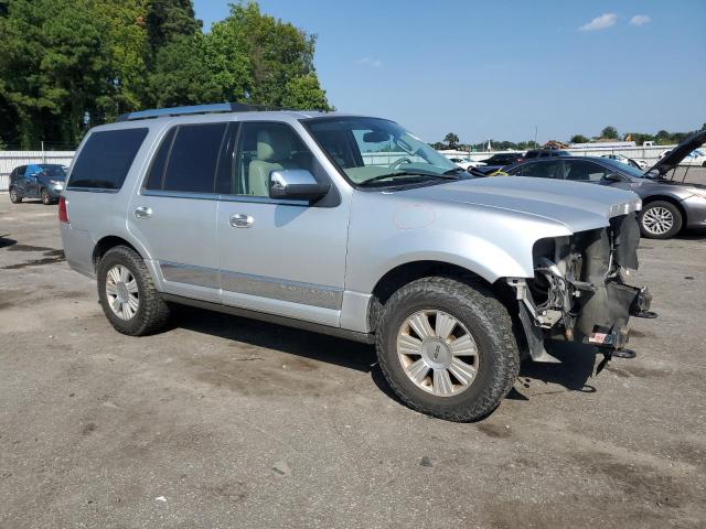 Photo 4 from auction – 2011 LINCOLN NAVIGATOR with VIN 5LMJJ2J53BEJ02270