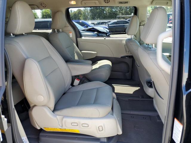 Photo 11 from auction – 2017 TOYOTA SIENNA XLE with VIN 5TDYZ3DC9HS890800