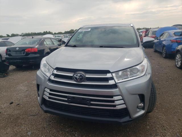 Photo 5 from auction – 2017 TOYOTA HIGHLANDER with VIN 5TDJZRFH8HS383884