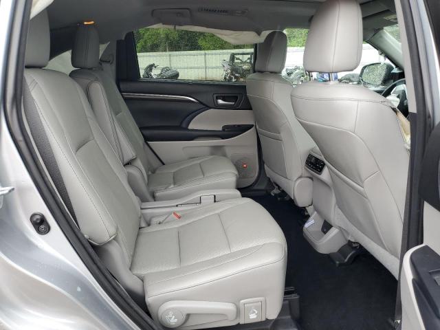 Photo 11 from auction – 2016 TOYOTA HIGHLANDER with VIN 5TDYKRFH7GS134798