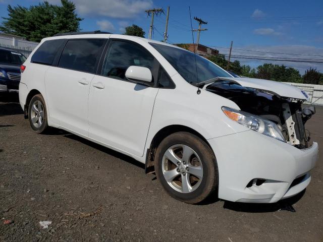 Photo 4 from auction – 2013 TOYOTA SIENNA LE with VIN 5TDKK3DC2DS354601