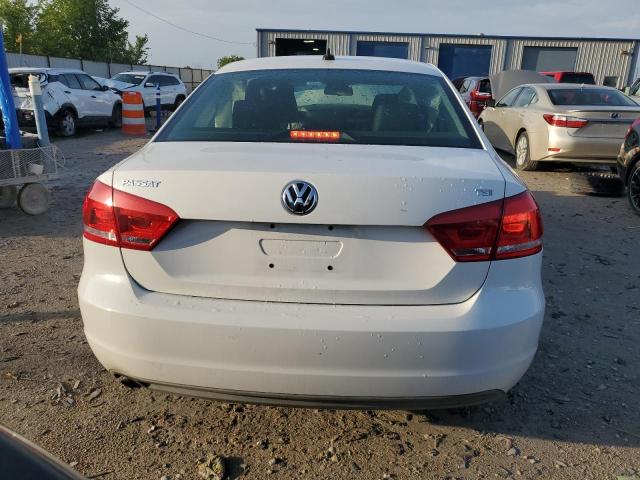 Photo 6 from auction – 2015 VOLKSWAGEN PASSAT S with VIN 1VWAS7A3XFC012354