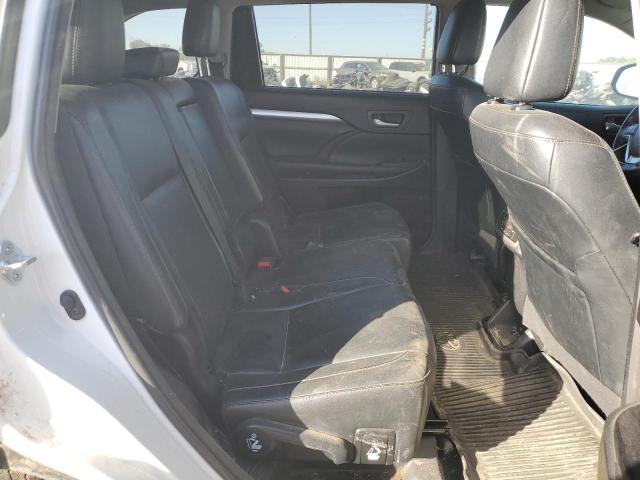 Photo 11 from auction – 2018 TOYOTA HIGHLANDER with VIN 5TDJZRFH4JS893140