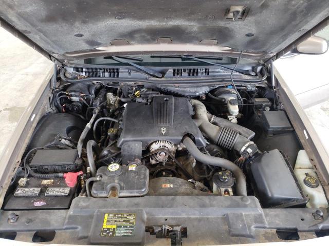 Photo 11 from auction – 2003 MERCURY GRAND MARQ with VIN 2MEFM75WX3X628043