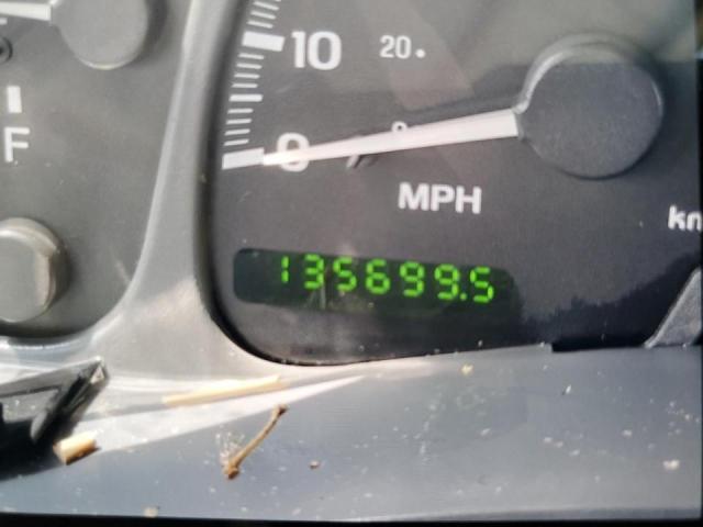 Photo 9 from auction – 2000 LINCOLN NAVIGATOR with VIN 5LMRU27A6YLJ02461