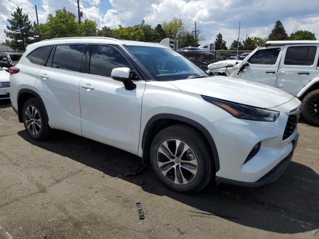 Photo 4 from auction – 2022 TOYOTA HIGHLANDER with VIN 5TDHZRBH9NS196198