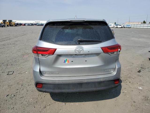 Photo 6 from auction – 2017 TOYOTA HIGHLANDER with VIN 5TDBZRFHXHS437626