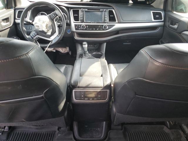 Photo 8 from auction – 2018 TOYOTA HIGHLANDER with VIN 5TDJGRFH7JS040611