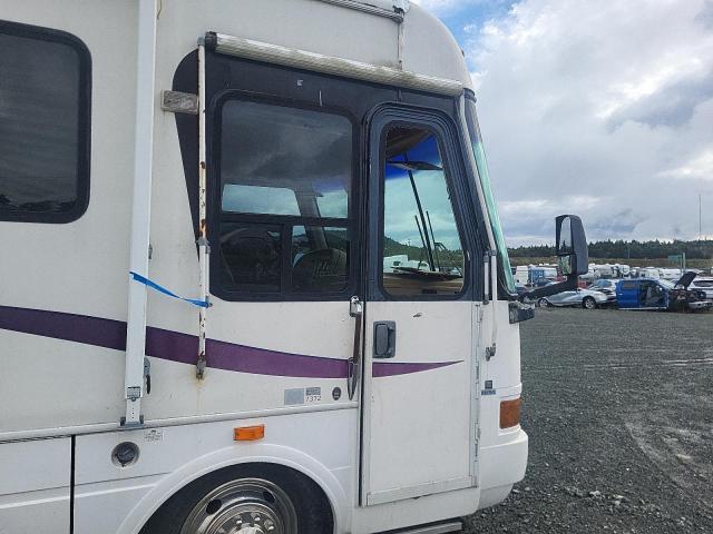 Photo 9 from auction – 2000 FREIGHTLINER X LINE MOT with VIN 4UZ6XJCA8YCG18417