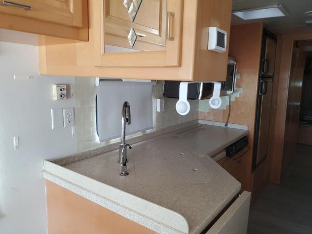 Photo 5 from auction – 2004 SPAR MOTORHOME with VIN 4VZBR1D914C045545