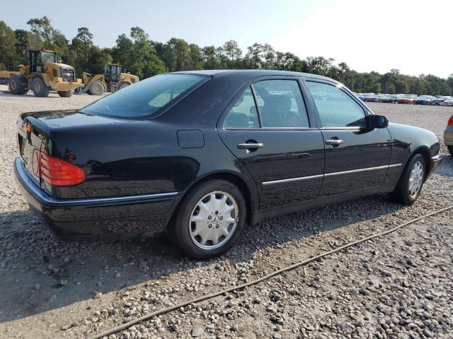 Photo 3 from auction – 1998 MERCEDES-BENZ E 320 with VIN WDBJF65FXWA677383