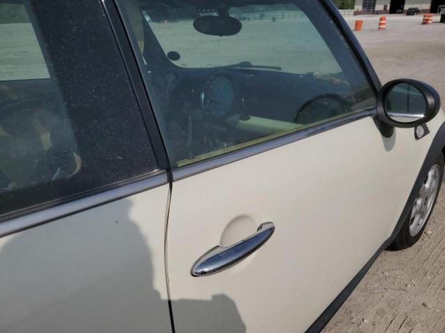 Photo 10 from auction – 2010 MINI COOPER with VIN WMWMF3C53ATZ24311