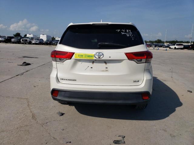 Photo 6 from auction – 2018 TOYOTA HIGHLANDER with VIN 5TDKZRFHXJS548764