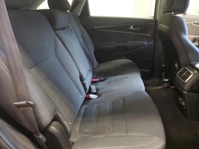 Photo 11 from auction – 2016 KIA SORENTO LX with VIN 5XYPGDA57GG059580