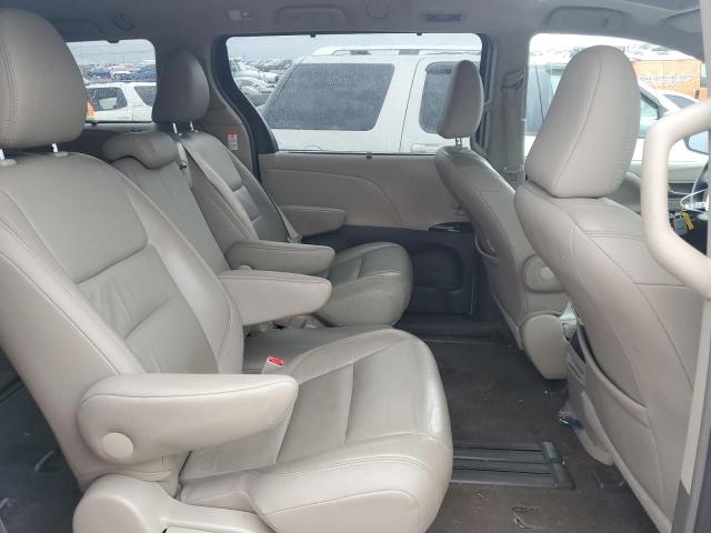 Photo 11 from auction – 2017 TOYOTA SIENNA XLE with VIN 5TDYZ3DC6HS773546