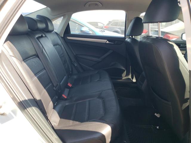Photo 10 from auction – 2015 VOLKSWAGEN PASSAT S with VIN 1VWAT7A3XFC041320