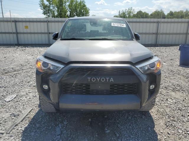 Photo 5 from auction – 2022 TOYOTA 4RUNNER SR with VIN JTEEU5JR2N5253377