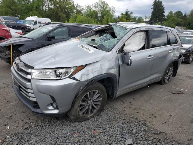 TOYOTA HIGHLANDER 2017 with VIN 5TDJZRFH8HS400943 - Photo from auction
