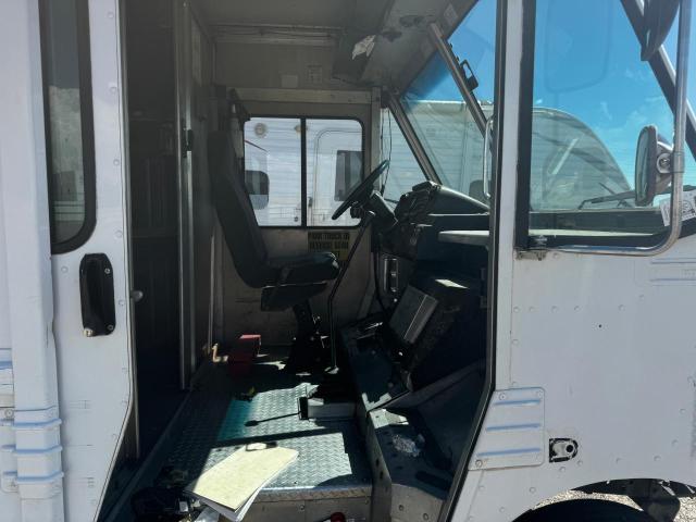 Photo 7 from auction – 1999 FREIGHTLINER CHASSIS M with VIN 4UZA3NT20XCA28474