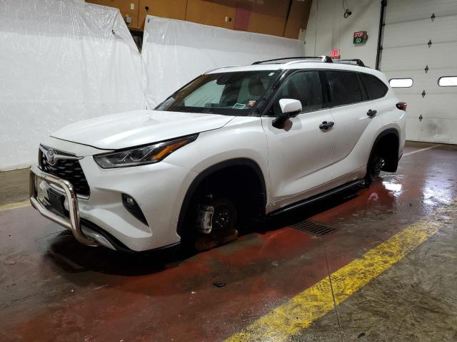 TOYOTA HIGHLANDER 2023 مع رقم تعريف المركبة 5TDKDRBH2PS041595 - صورة من المزاد