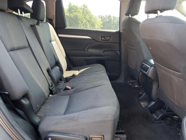 Photo 11 from auction – 2016 TOYOTA HIGHLANDER with VIN 5TDBKRFH5GS268764