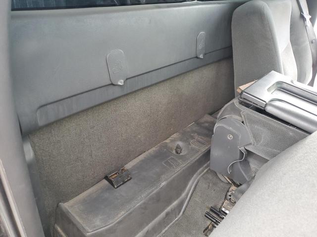 Photo 10 from auction – 2004 CHEVROLET SILVERADO with VIN 1GCEC14V14Z111148