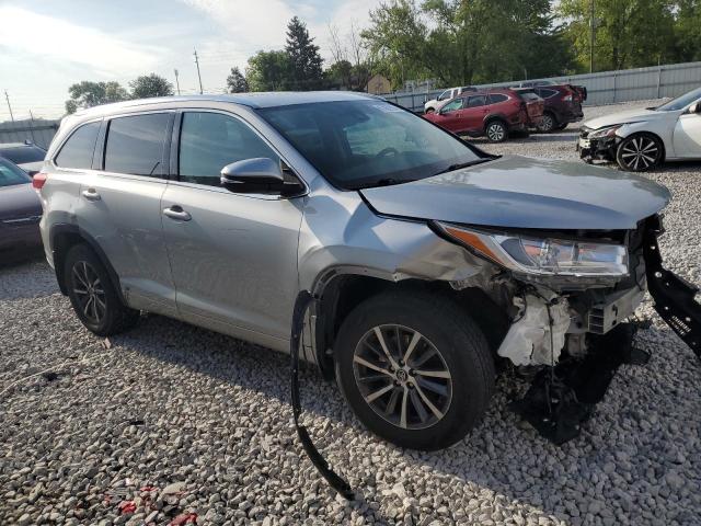 Photo 4 from auction – 2017 TOYOTA HIGHLANDER with VIN 5TDJZRFH3HS422008