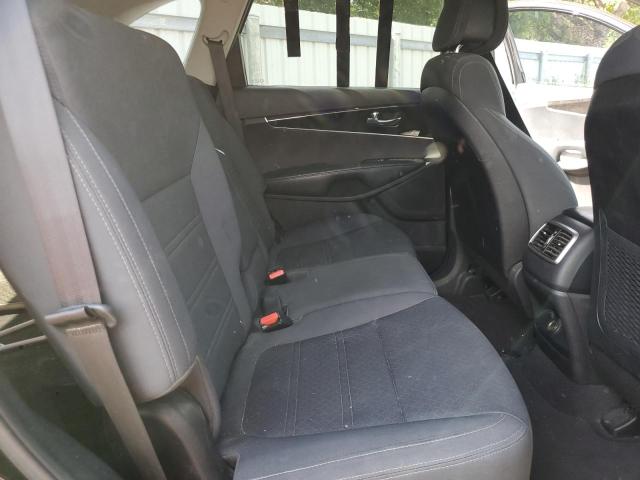 Photo 11 from auction – 2016 KIA SORENTO LX with VIN 5XYPG4A30GG163052