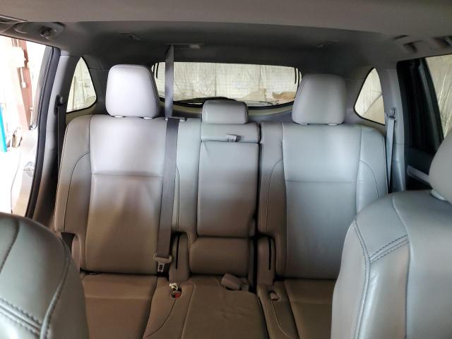Photo 10 from auction – 2018 TOYOTA HIGHLANDER with VIN 5TDJZRFH2JS528584