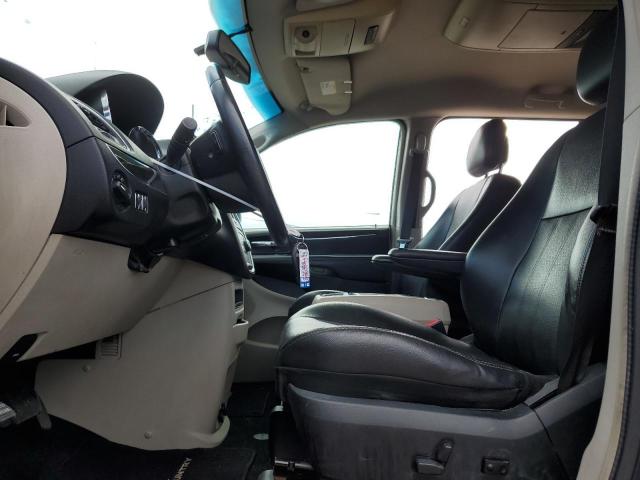 Photo 7 from auction – 2012 CHRYSLER TOWN & COU with VIN 2C4RC1BG4CR400216