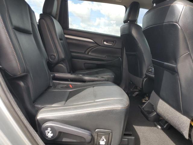 Zdjęcie 11 z aukcji – 2017 TOYOTA HIGHLANDER z VIN 5TDJZRFH9HS419307