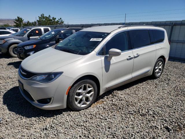 CHRYSLER PACIFICA T 2017 with VIN 2C4RC1BG2HR628660 - Photo from auction