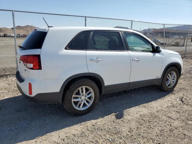 Photo 3 from auction – 2015 KIA SORENTO LX with VIN 5XYKTCA60FG551021