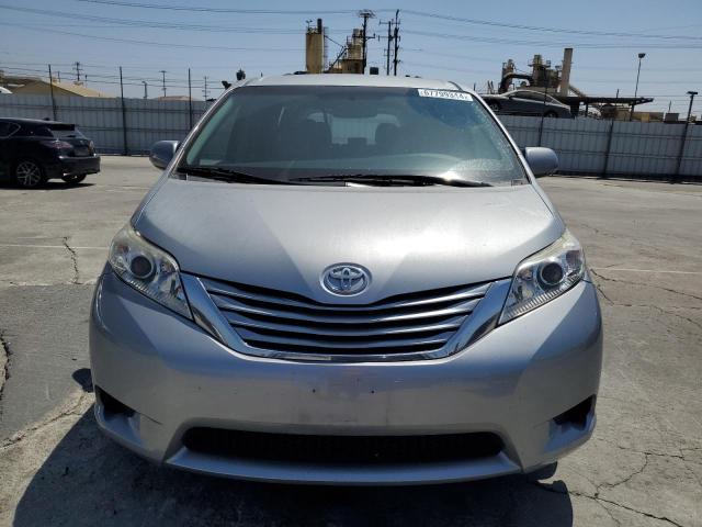 Photo 5 from auction – 2015 TOYOTA SIENNA LE with VIN 5TDKK3DC8FS686139