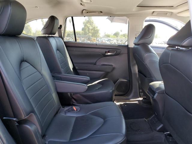 Photo 11 from auction – 2022 TOYOTA HIGHLANDER with VIN 5TDHZRAH3NS113804