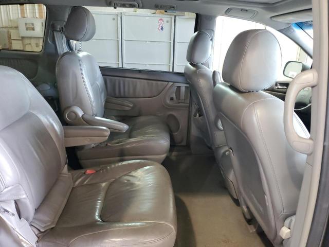 Photo 11 from auction – 2004 TOYOTA SIENNA XLE with VIN 5TDZA22C24S088740